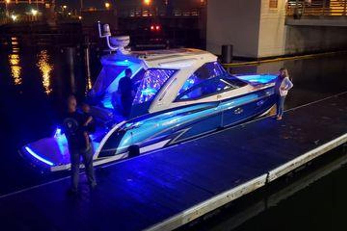 Used 2020 33' Formula 330 Crossover Bowrider