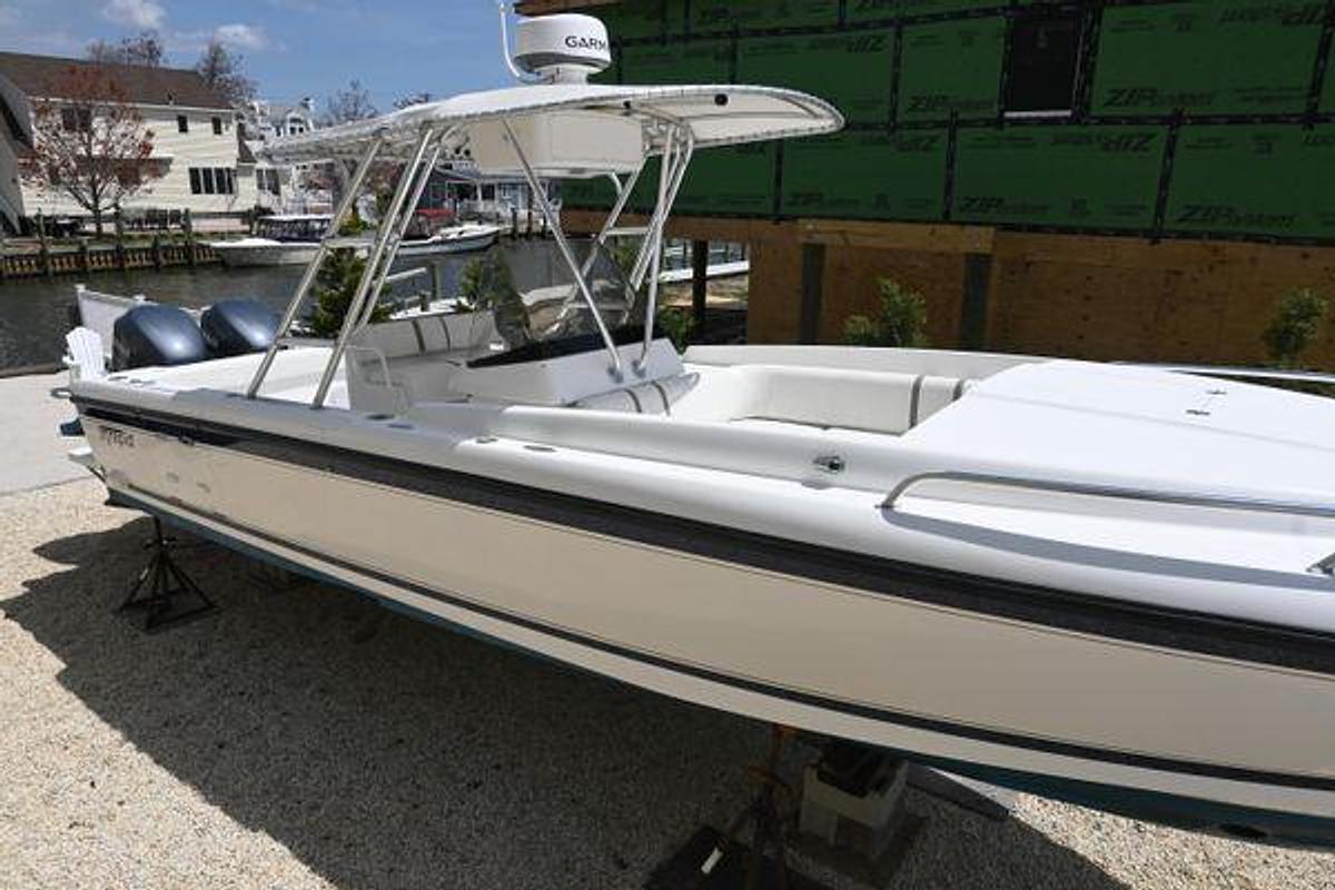 Used 32' Intrepid 323 Cuddy | 2002