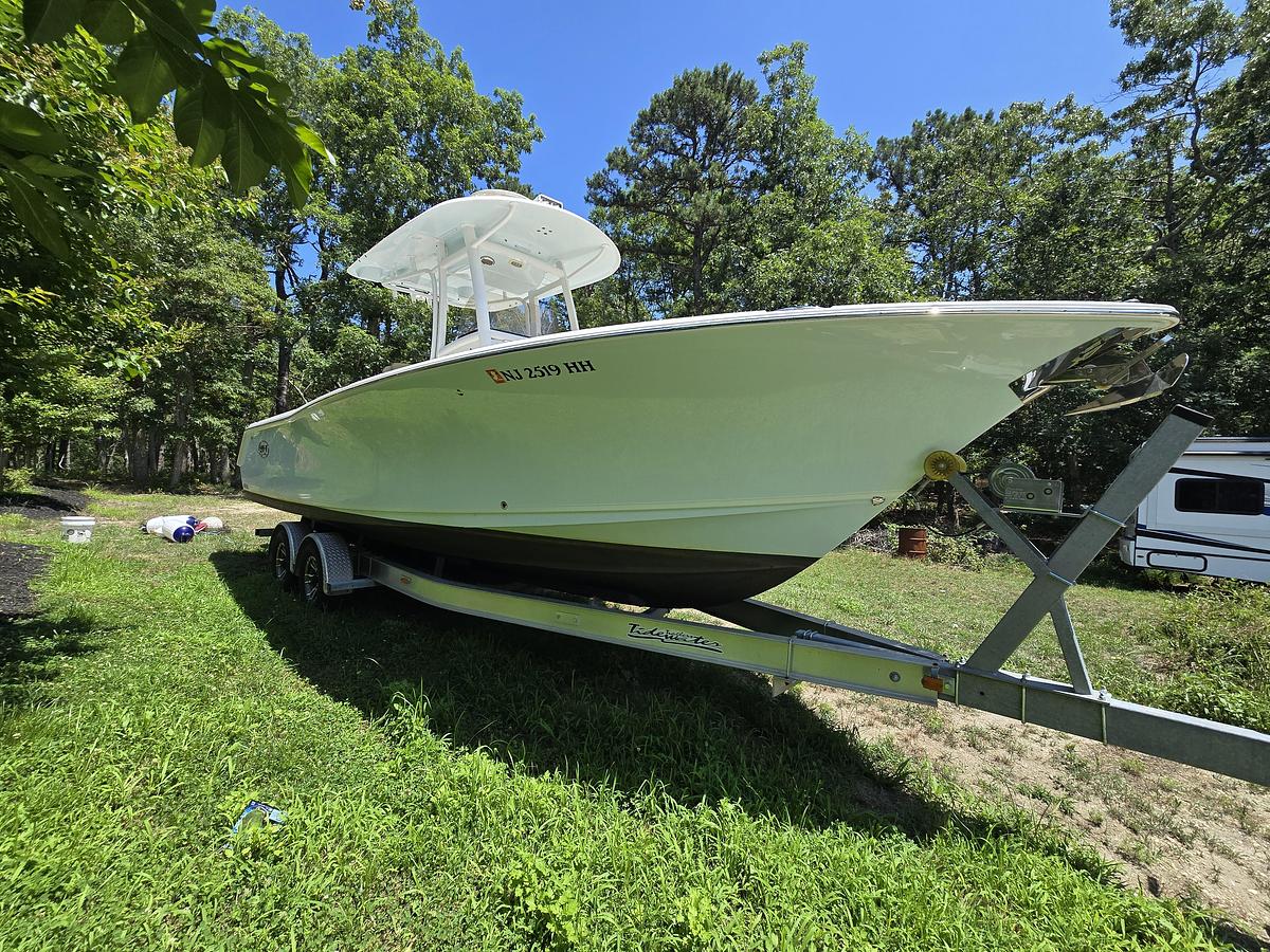 Used 2016 27' Sea Hunt Gamefish 27
