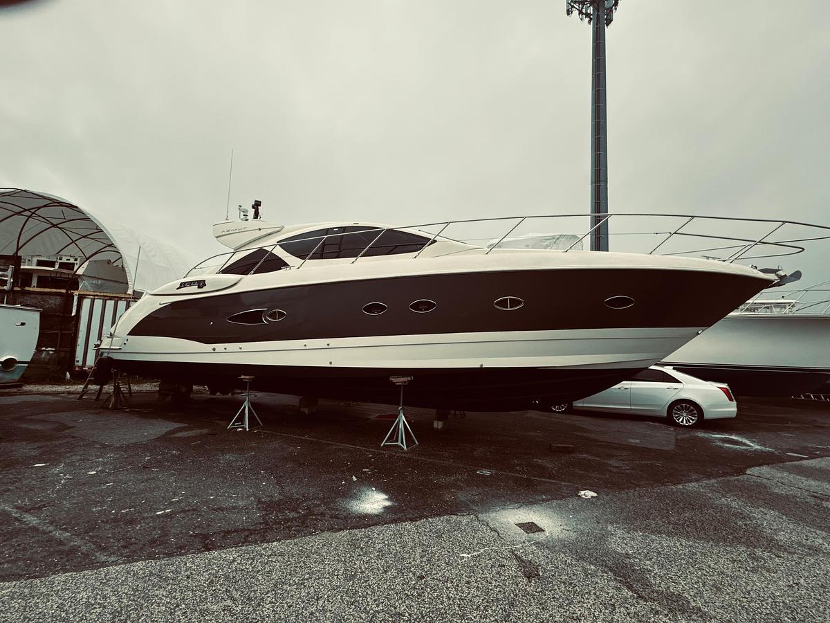 Used 2009 Azimut Atlantis 50 | 50ft