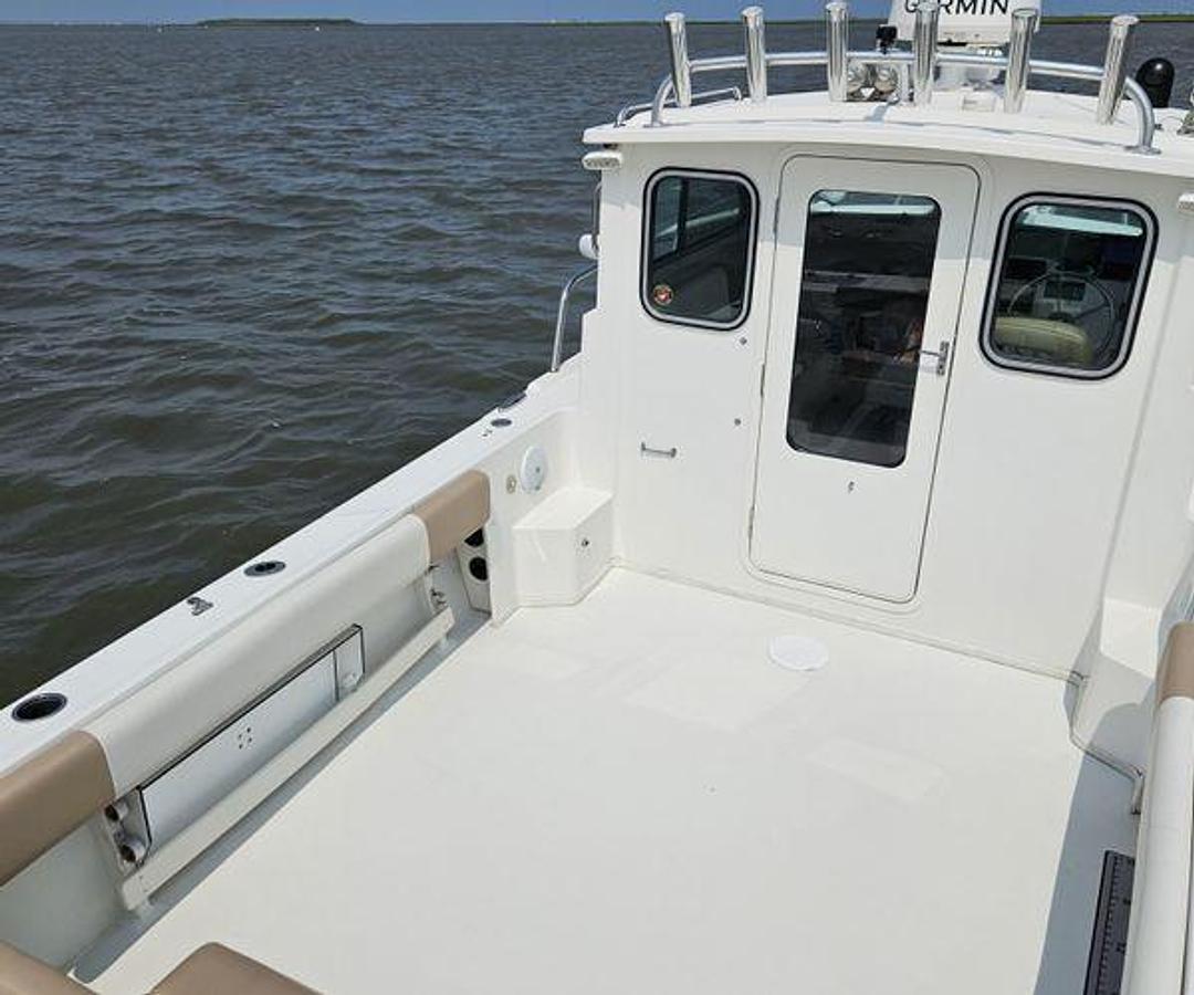 Used 2019 Parker 2320 Sport Cabin | 23ft