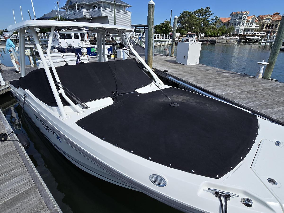 Used 2022 Boston Whaler 240 Vantage | 24ft