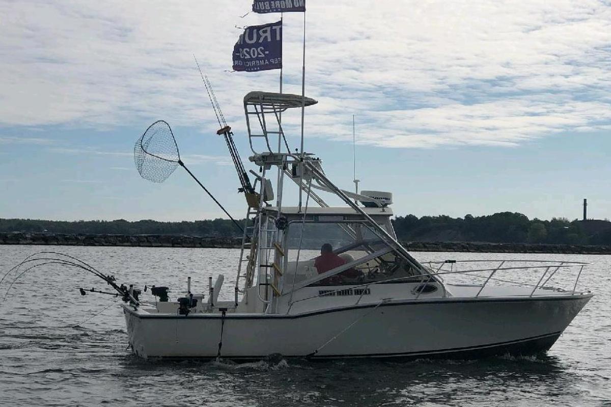 Used 1997 Carolina Classic Express Sportfisherman | 28ft
