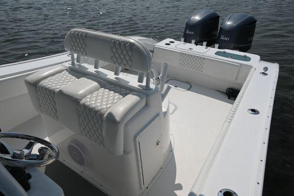 Used 2015 31' Cape Horn 31T | 31ft