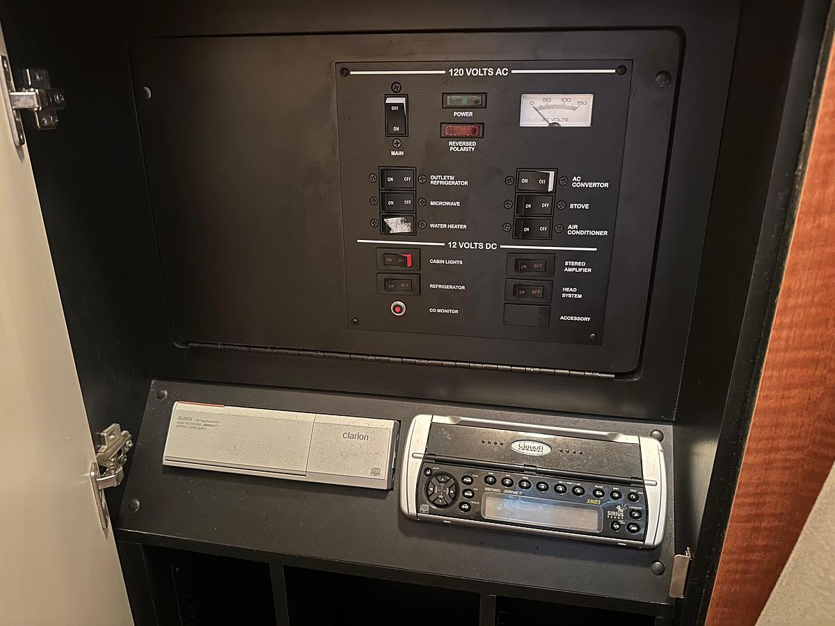 Used 2005 Sea Ray 280 Sundancer | 28ft