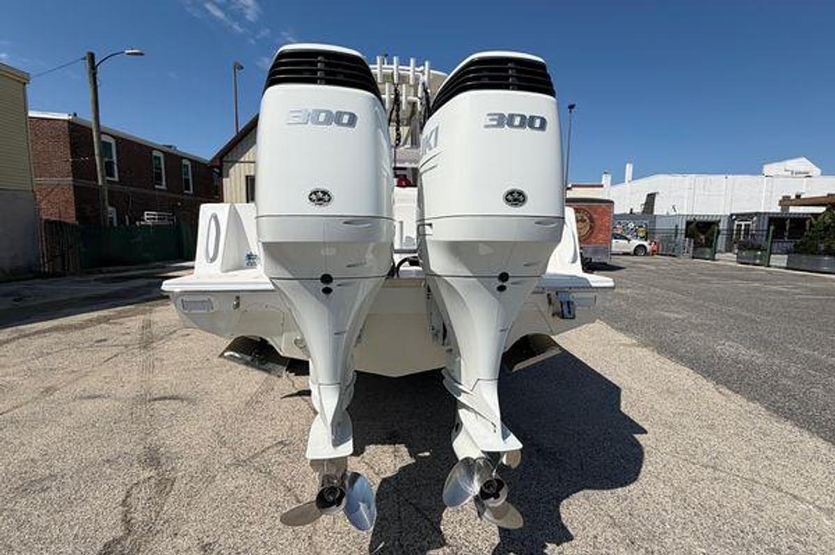 Used 2023 29' Ocean Runner 2 | 29ft