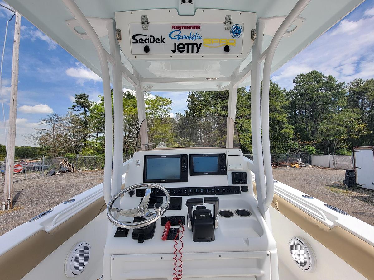 Used 2016 27' Sea Hunt Gamefish 27
