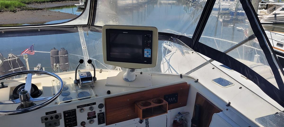 Used 1976 Hatteras 38 DC | 38ft