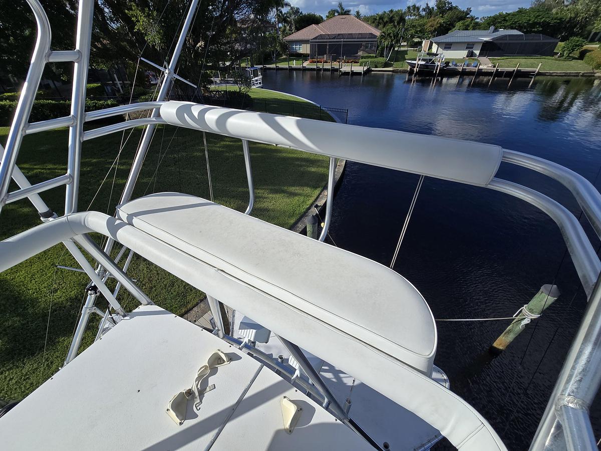 Used 1999 40' Ocean Yachts Open