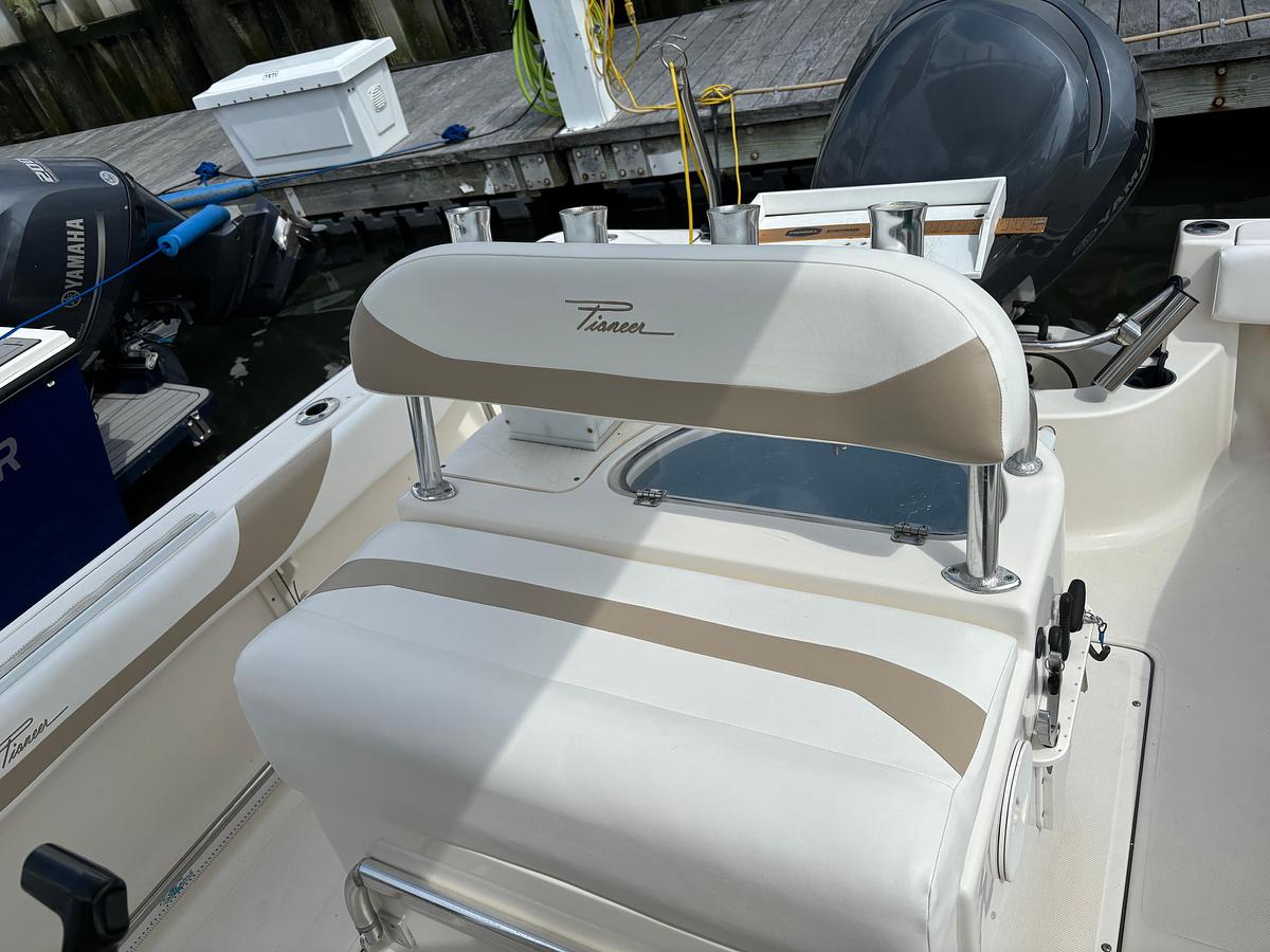 Used 2013 Pioneer 222 Sportfish | 22ft