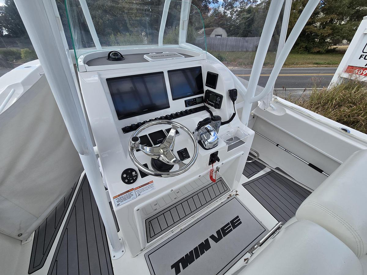 Used 2021 Twin Vee 310 CC | 31ft