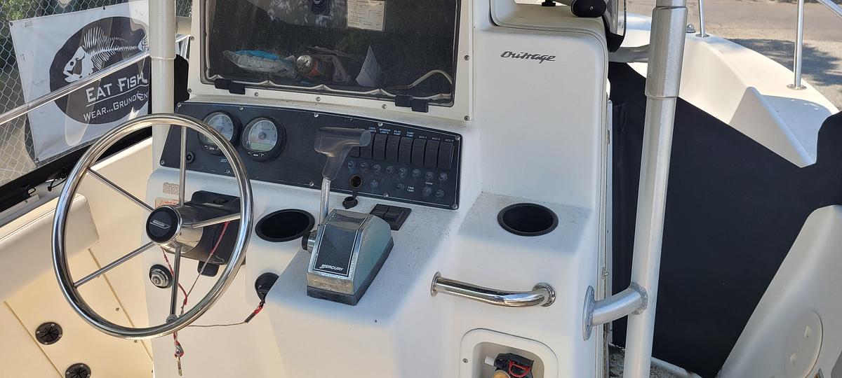 Used 2000 Boston Whaler 240 Outrage | 23ft