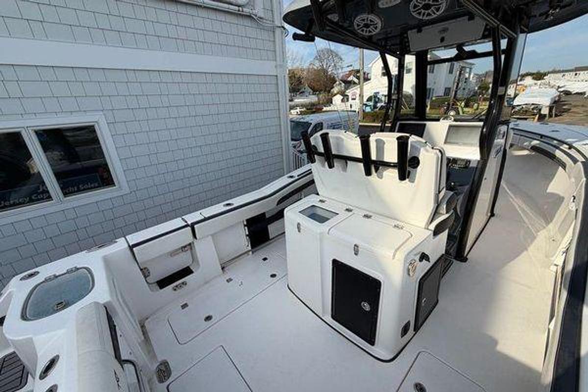 Used 2023 Tidewater 282 CC Adventure Bluewater | 28ft