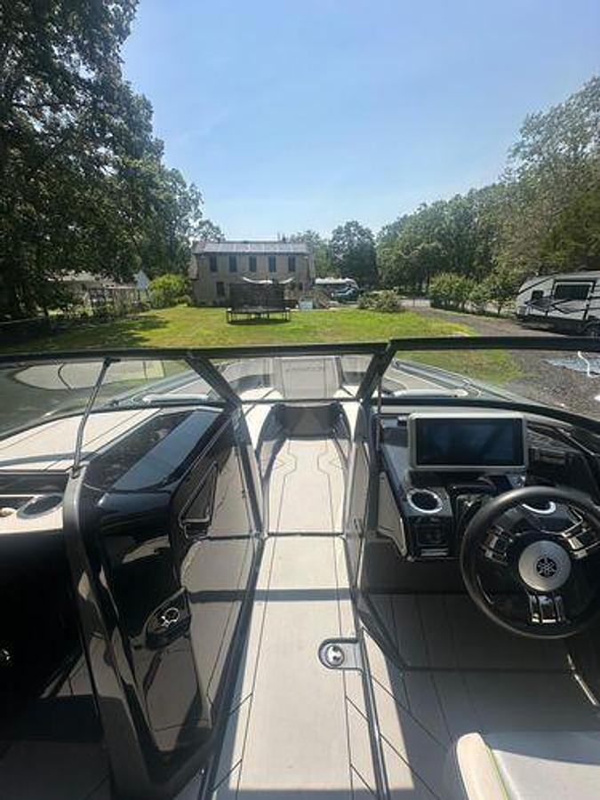 Used 2021 Yamaha Boat 255XD | 25ft