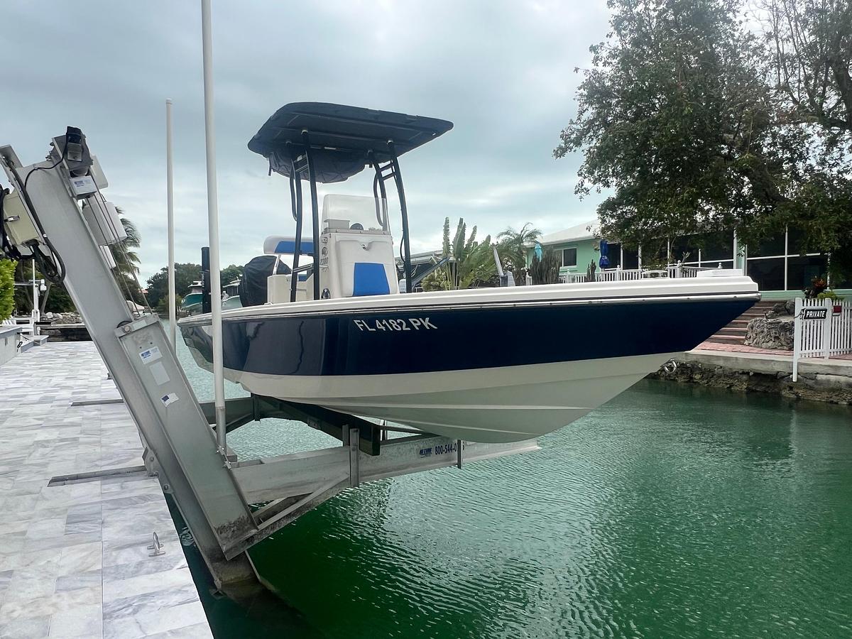 Used 2014 Pathfinder 2300 HPS | 23ft