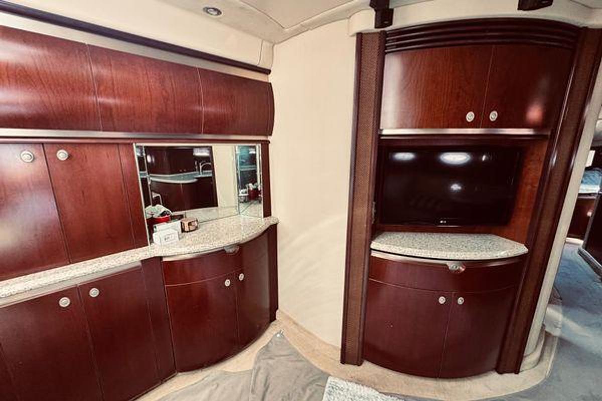 Used 2005 Sea Ray 500 Sundancer | 50ft