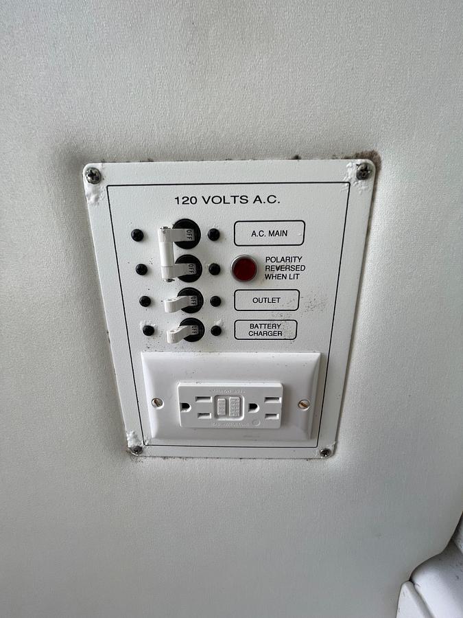 Used 2004 Century 3200 Center Console | 32ft