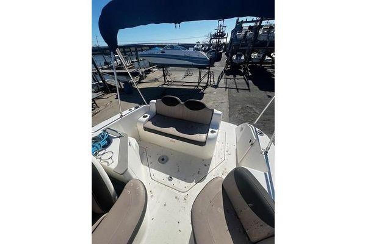 Used 2006 Sea Ray 240 Sundancer | 24ft