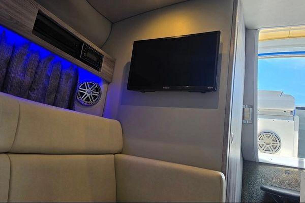 Used 2020 33' Formula 330 Crossover Bowrider