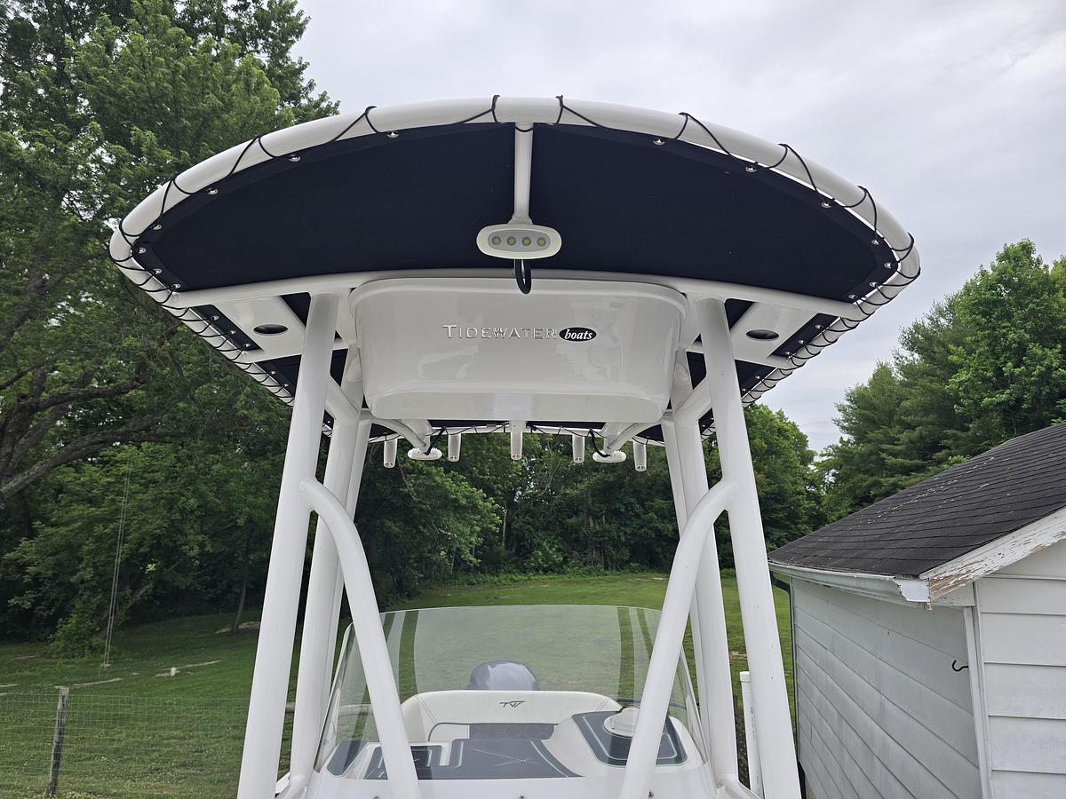 Used 2022 19' Tidewater 198 Adventure Center Console