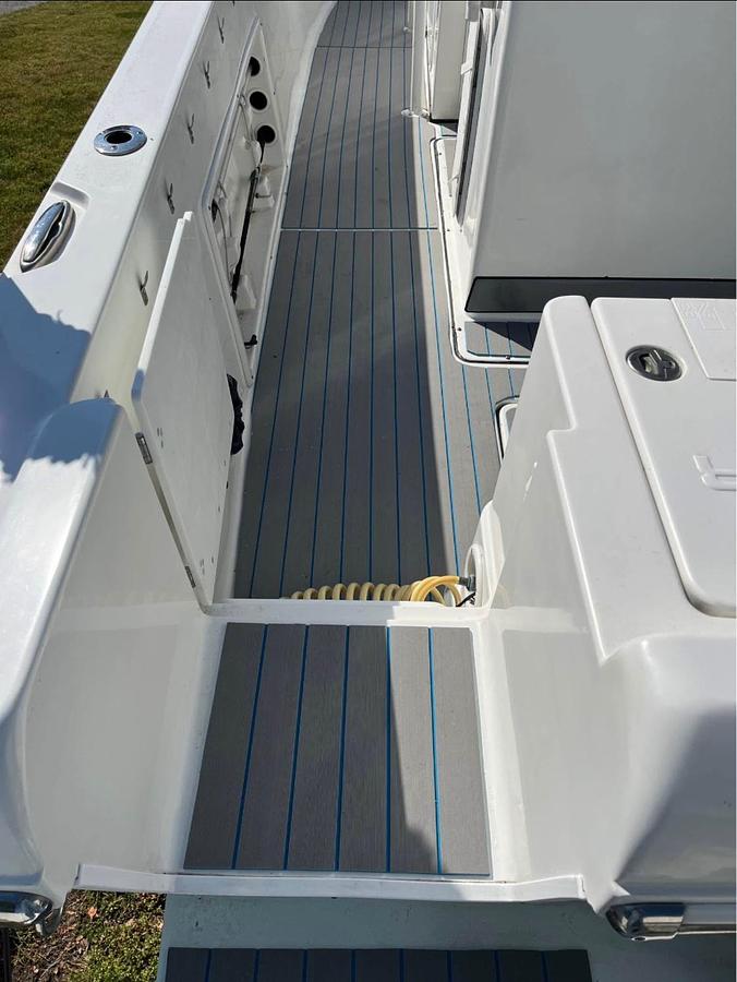 Used 2017 Clearwater 2508 Center Console | 26ft