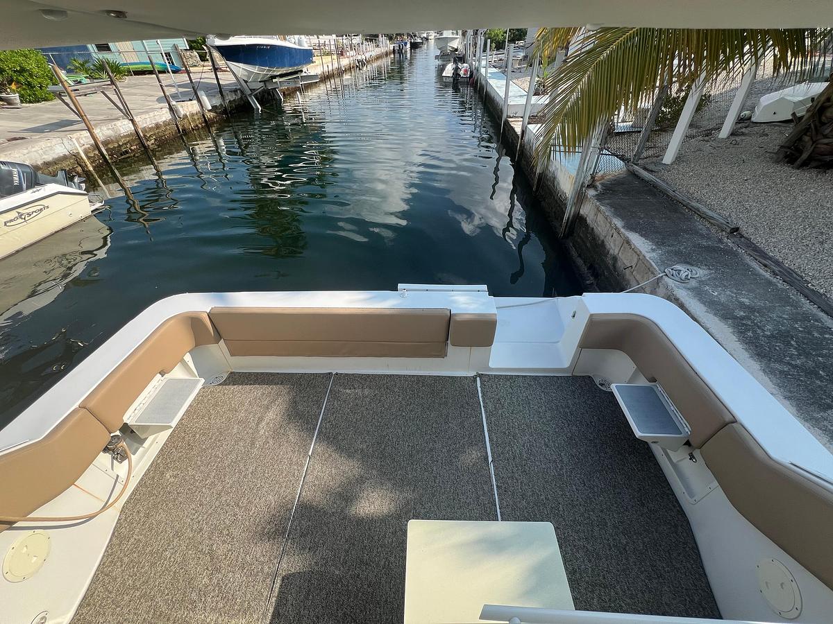 Used 1990 Trojan 11 Meter Express | 38ft