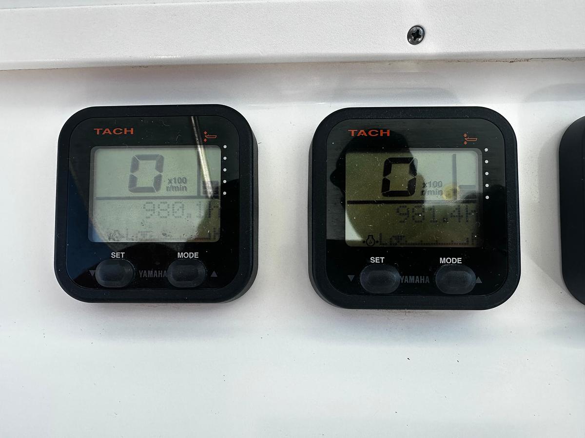 Used 2008 Regulator 29 Forward Seating | 29ft