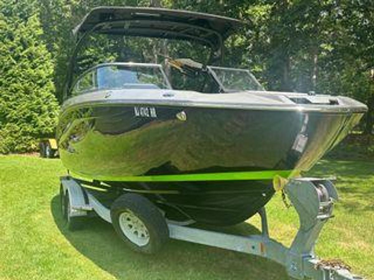 Used 2021 Yamaha Boat 255XD | 25ft