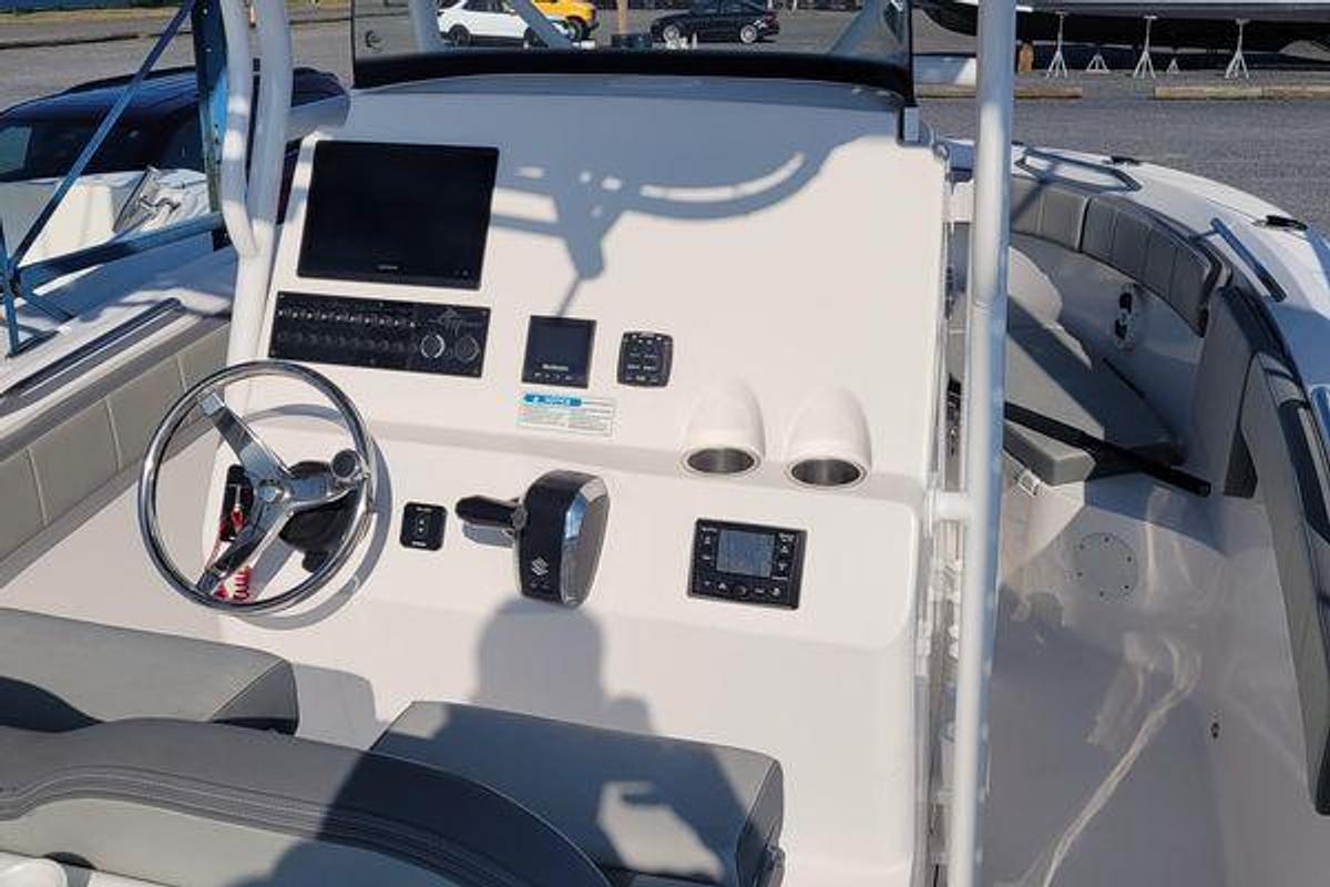 Used 2022 21' Aquasport 2100 Center Console | 21ft