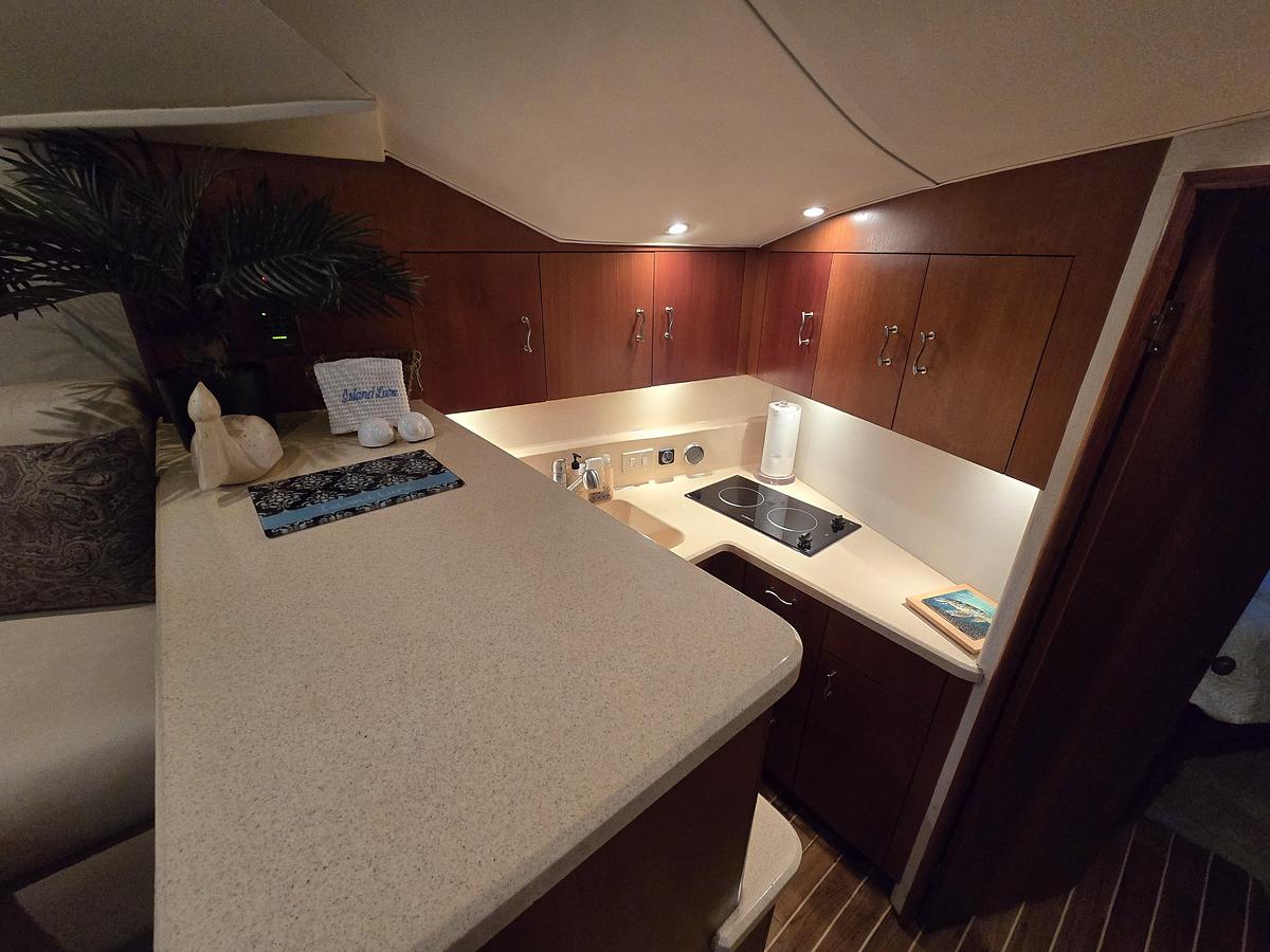 Used 1999 40' Ocean Yachts Open