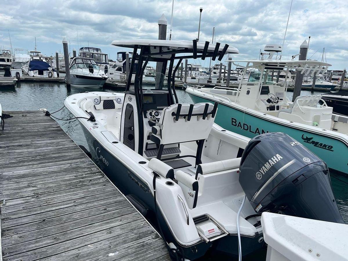 Used 23' Tidewater 232 LXF Center Console - 23ft