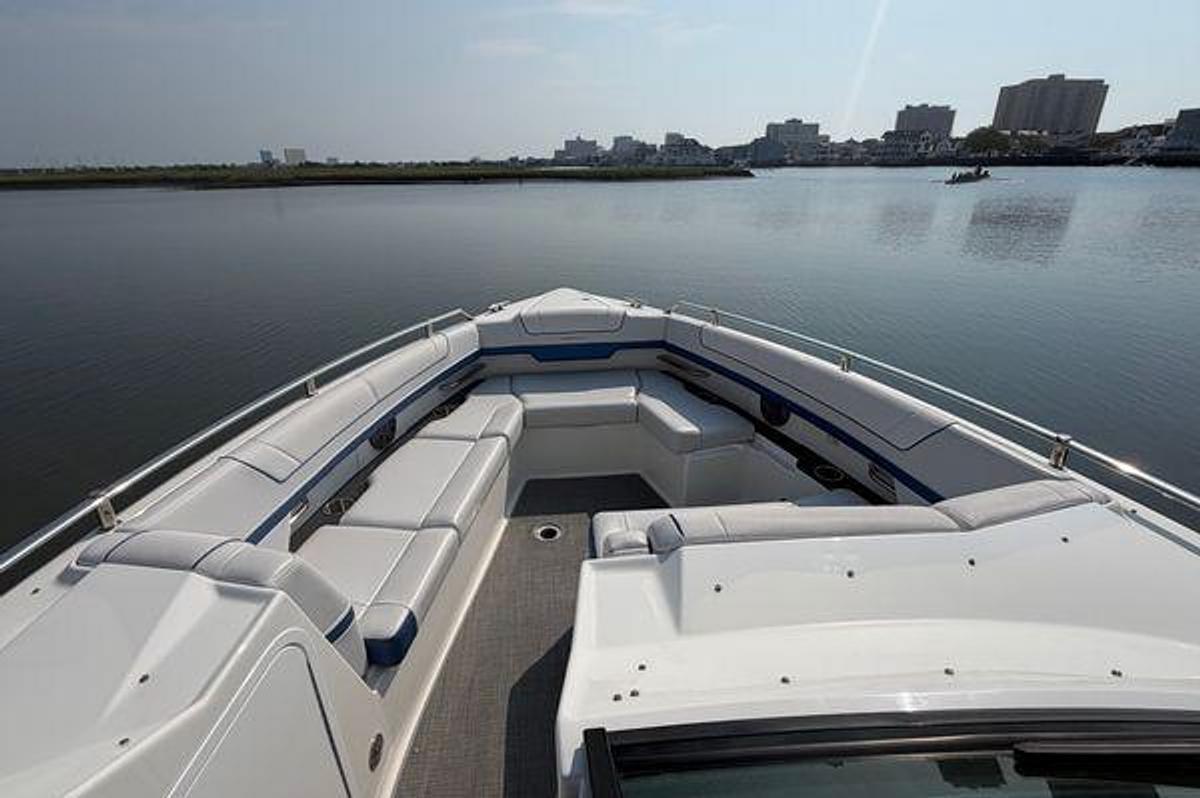 Used 2020 33' Formula 330 Crossover Bowrider