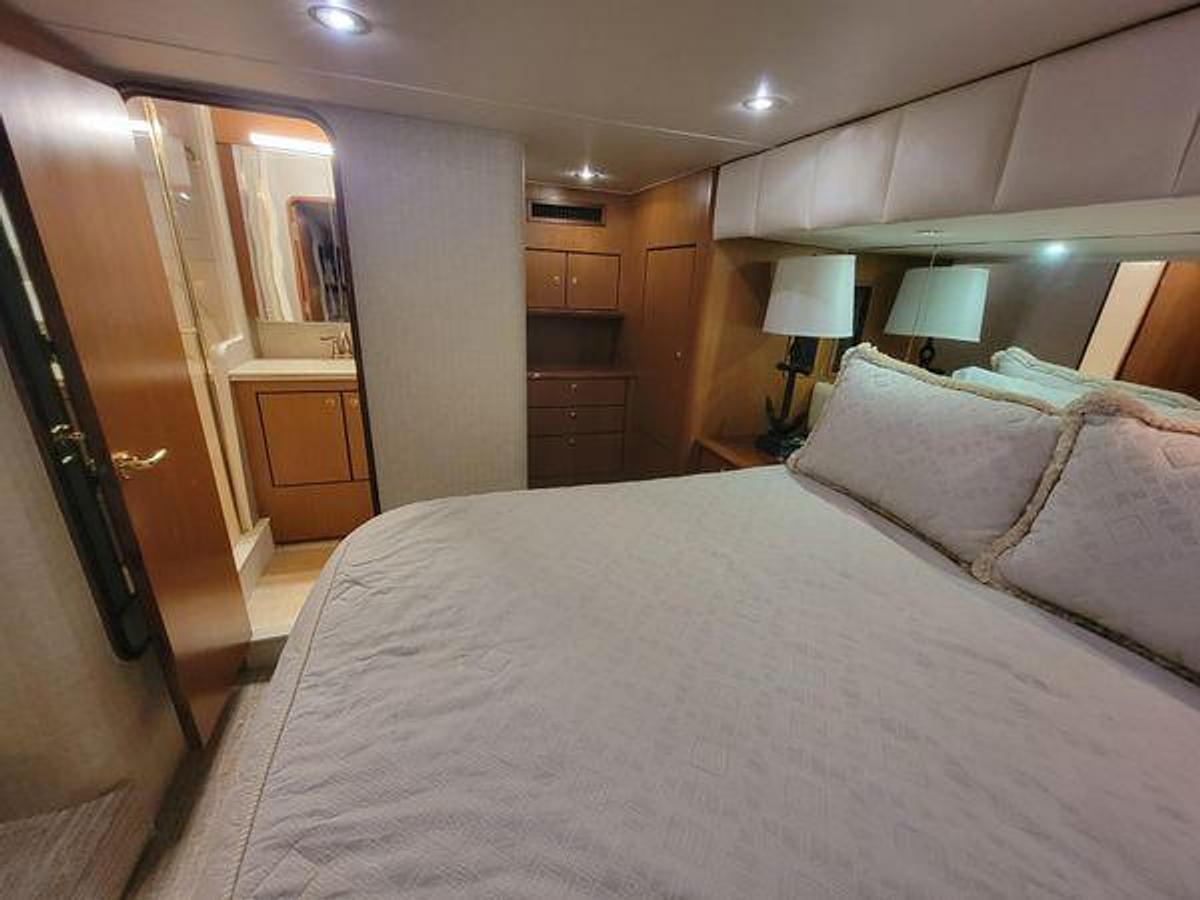 Used 2001 Ocean Yachts Super Sport - 56ft