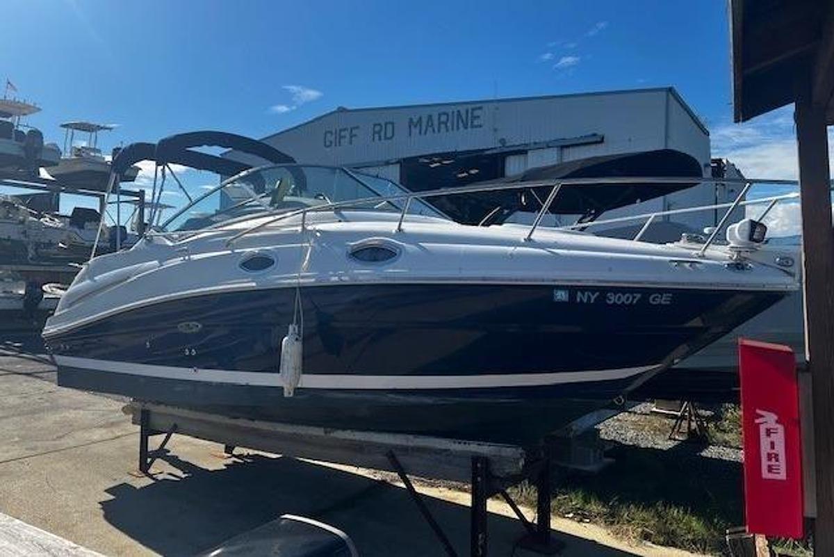 Used 2006 Sea Ray 240 Sundancer | 24ft