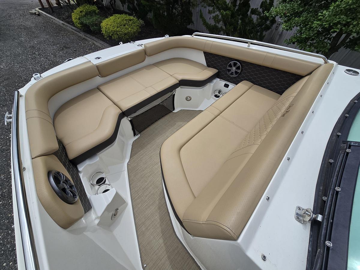 Used 2019 25' Sea Ray SDX 250