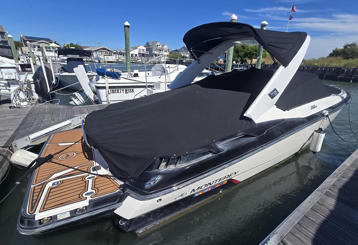 Used 2014 288 Monterey SS | 28ft