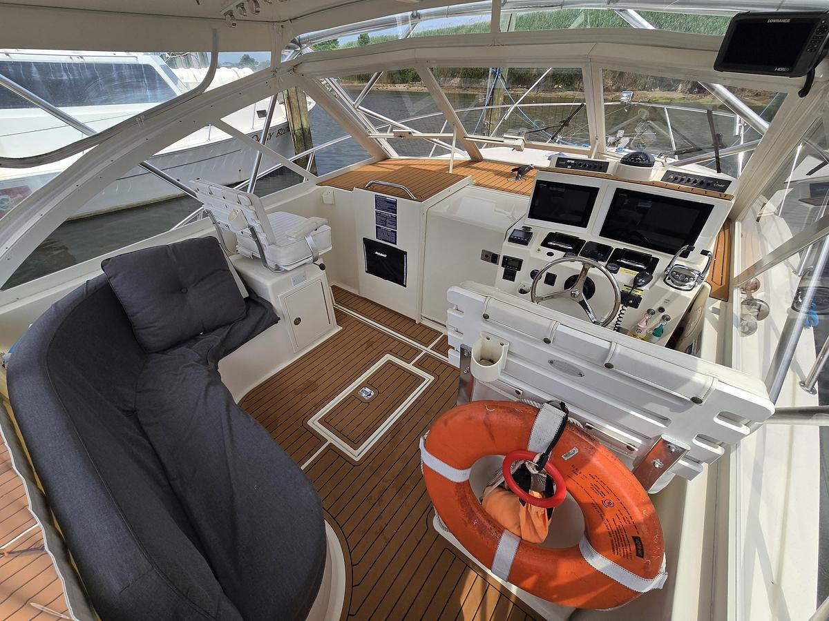 Used 2005 35' Carolina Classic Express | 35ft