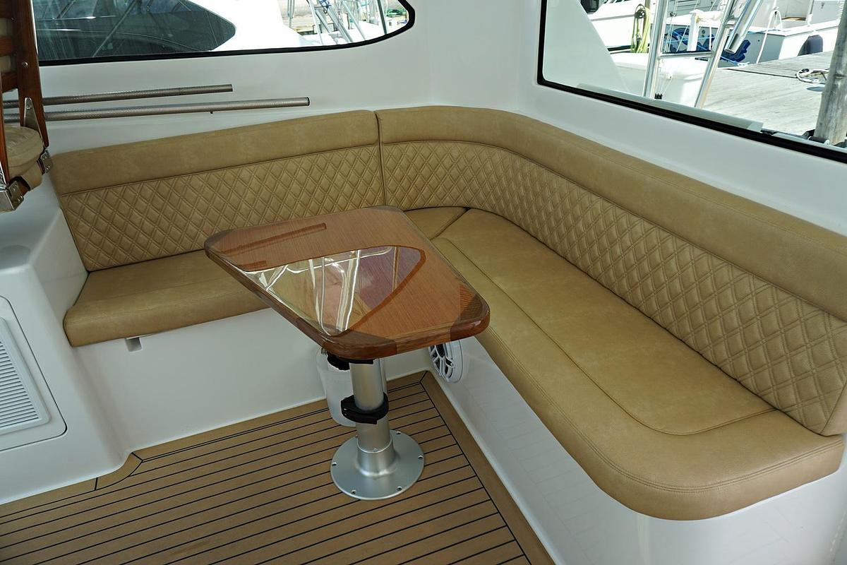 Used 2022 Henriques 42EXHT | 42ft