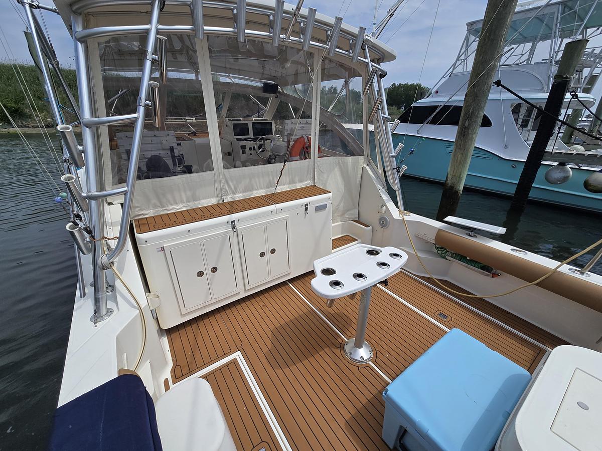 Used 2005 35' Carolina Classic Express | 35ft