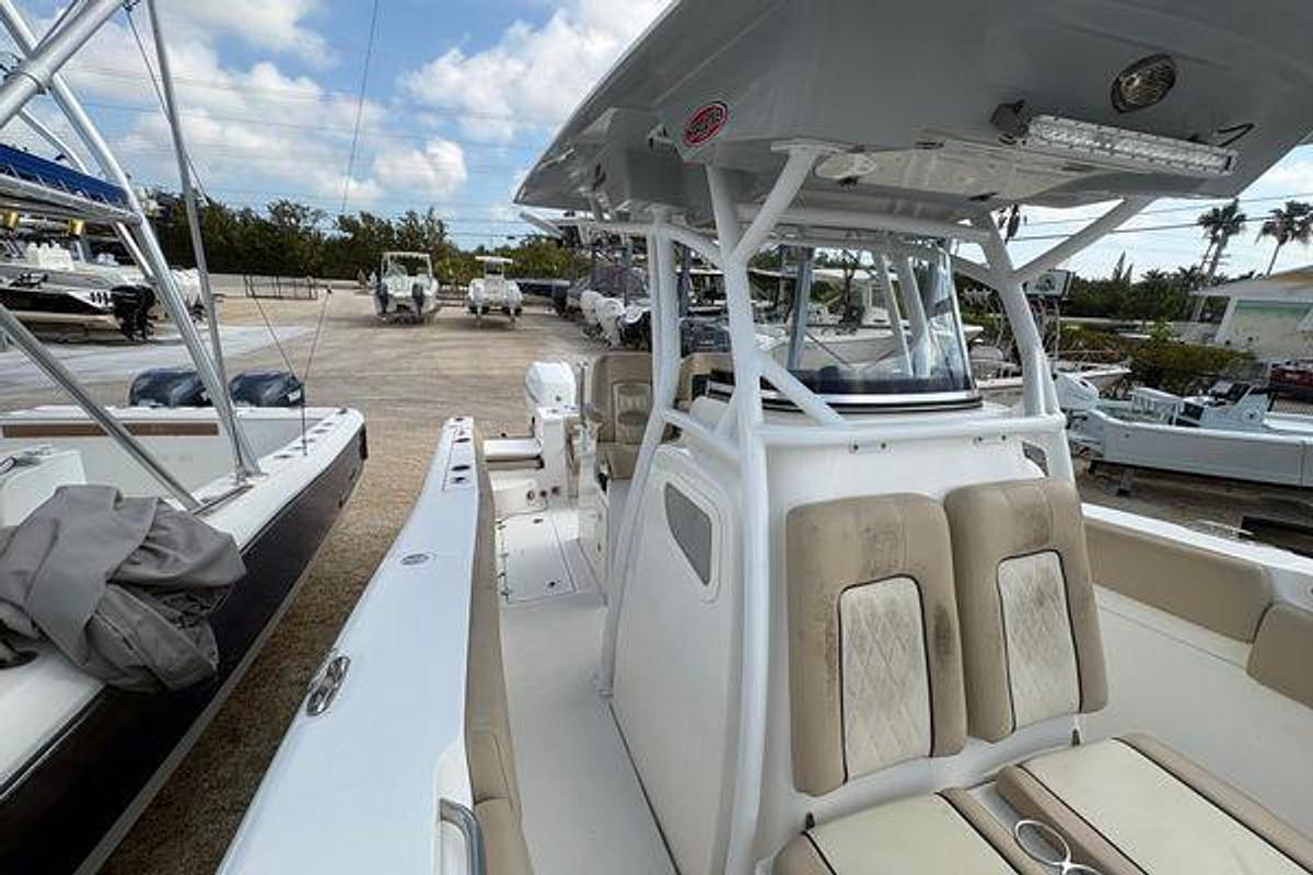 Used 2017 Sea Fox 288 Commander | 28ft