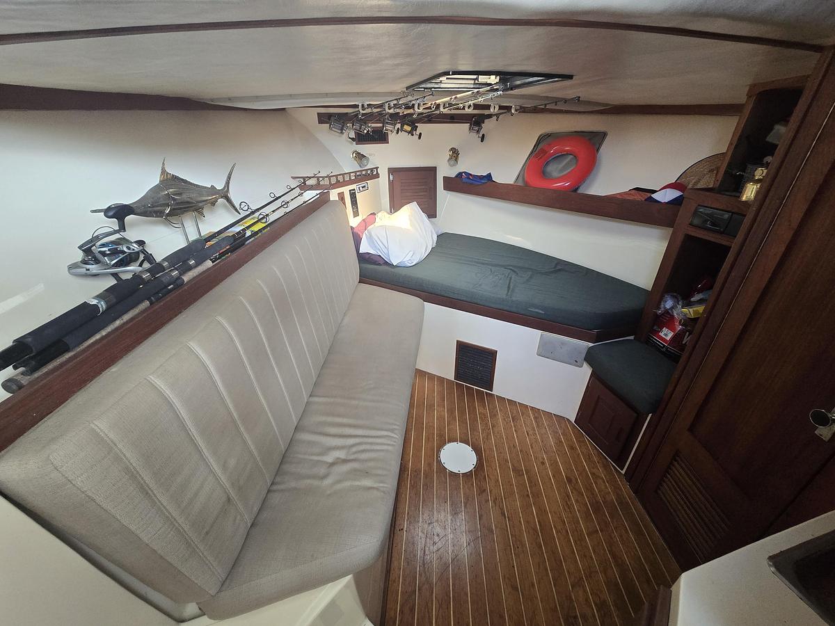 Used 1996 30' Albemarle 305 Express Fisherman