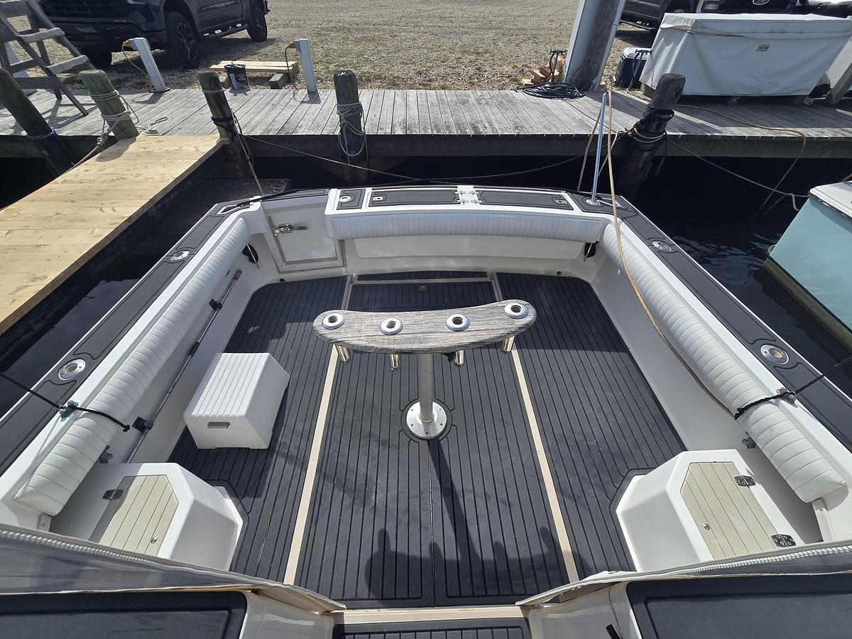 Used 1996 30' Albemarle 305 Express Fisherman