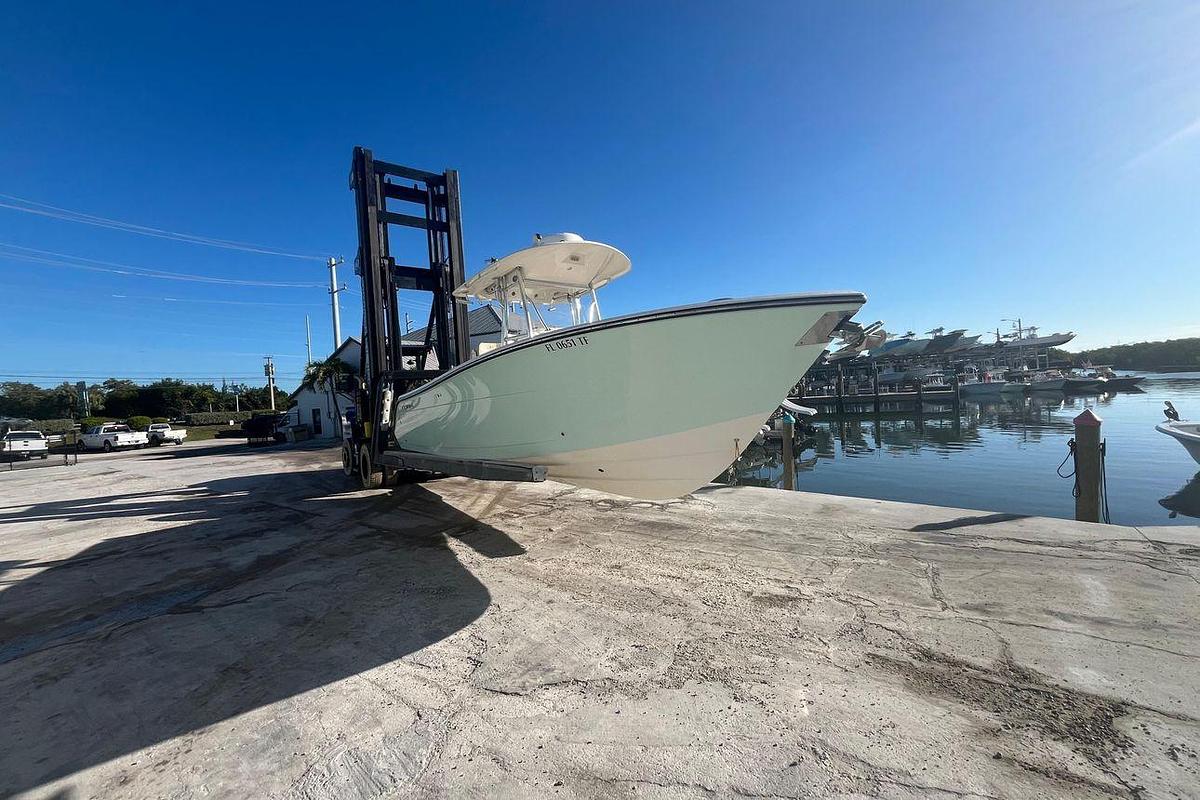 Used 2017 Cobia 277 Center Console | 27ft