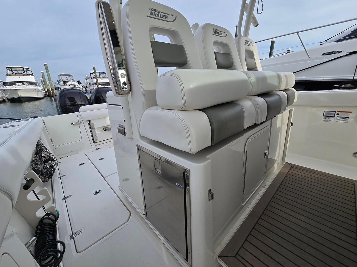 Used 2015 Boston Whaler 350 Outrage | 35ft