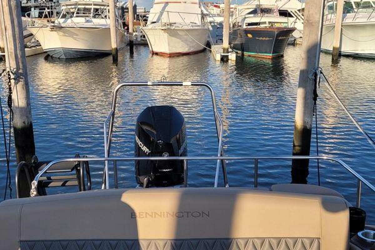 Used 2024 Bennington 24LXS SB | 24ft