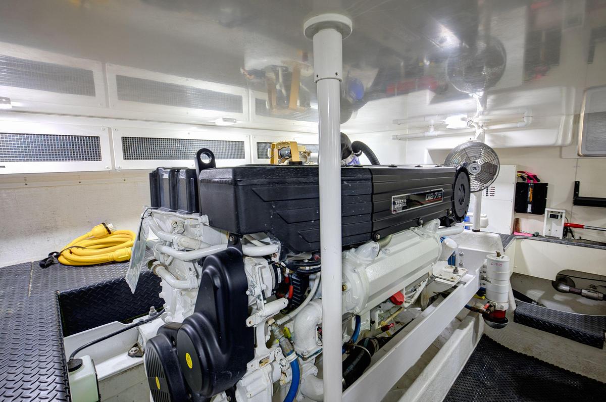 Used 2006 Silverton 50 Convertible | 50ft