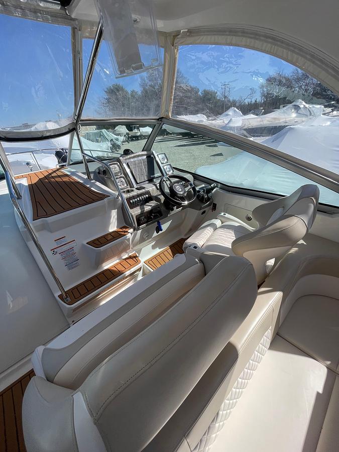 Used 2018 Chaparral 310 Signature | 31ft