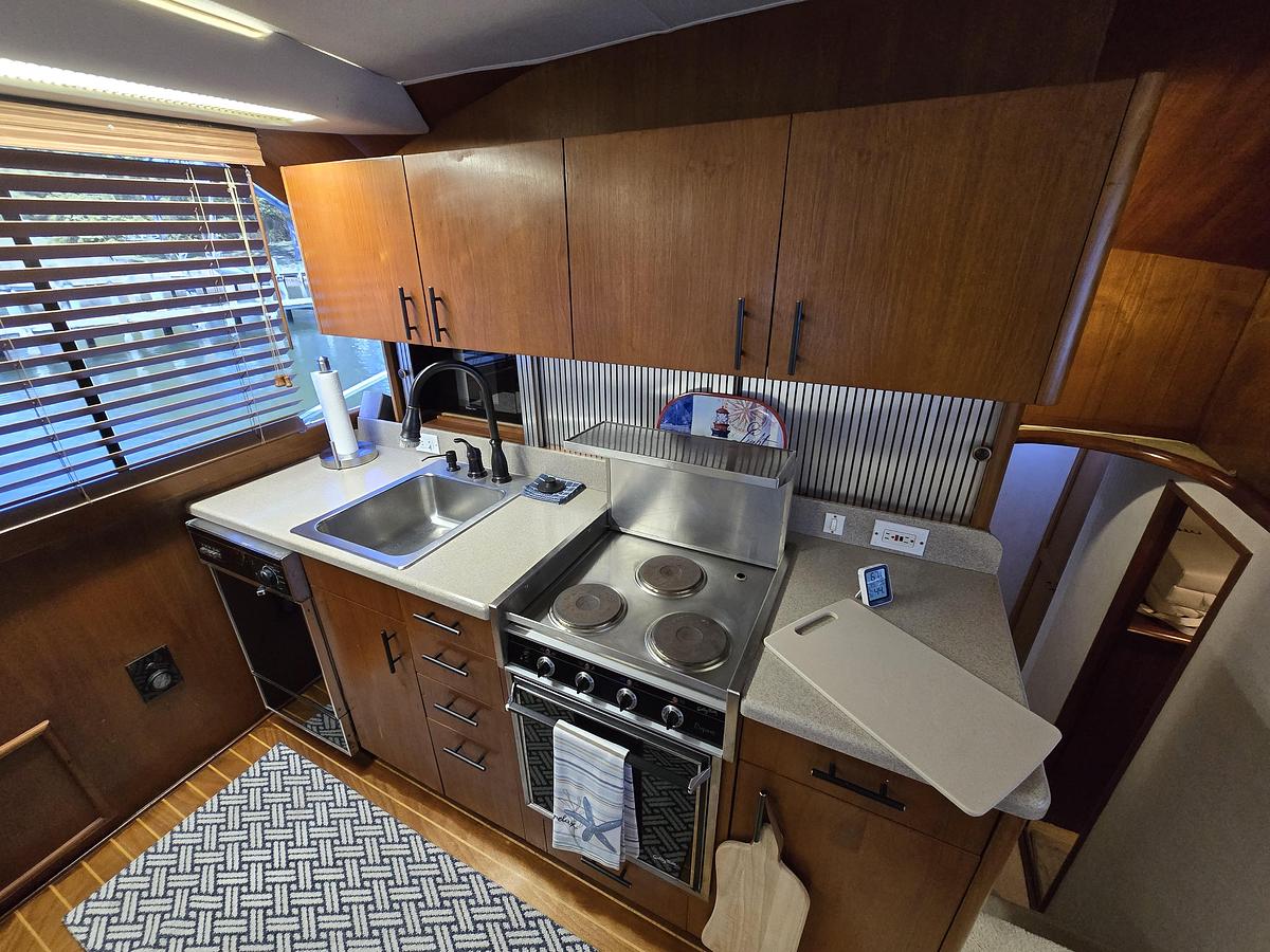 Used 1993 53' Ocean Yachts 53 Super Sport