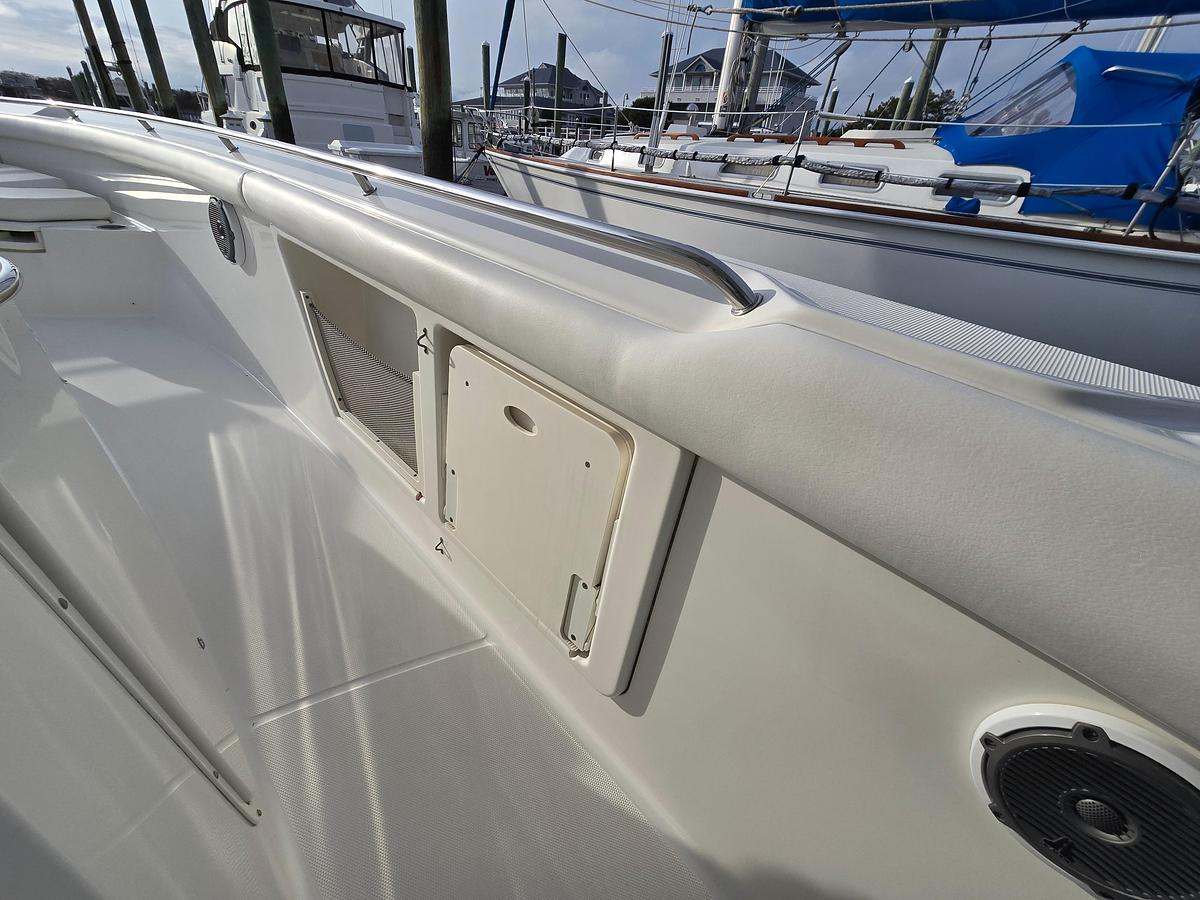 Used 2015 Boston Whaler 350 Outrage | 35ft