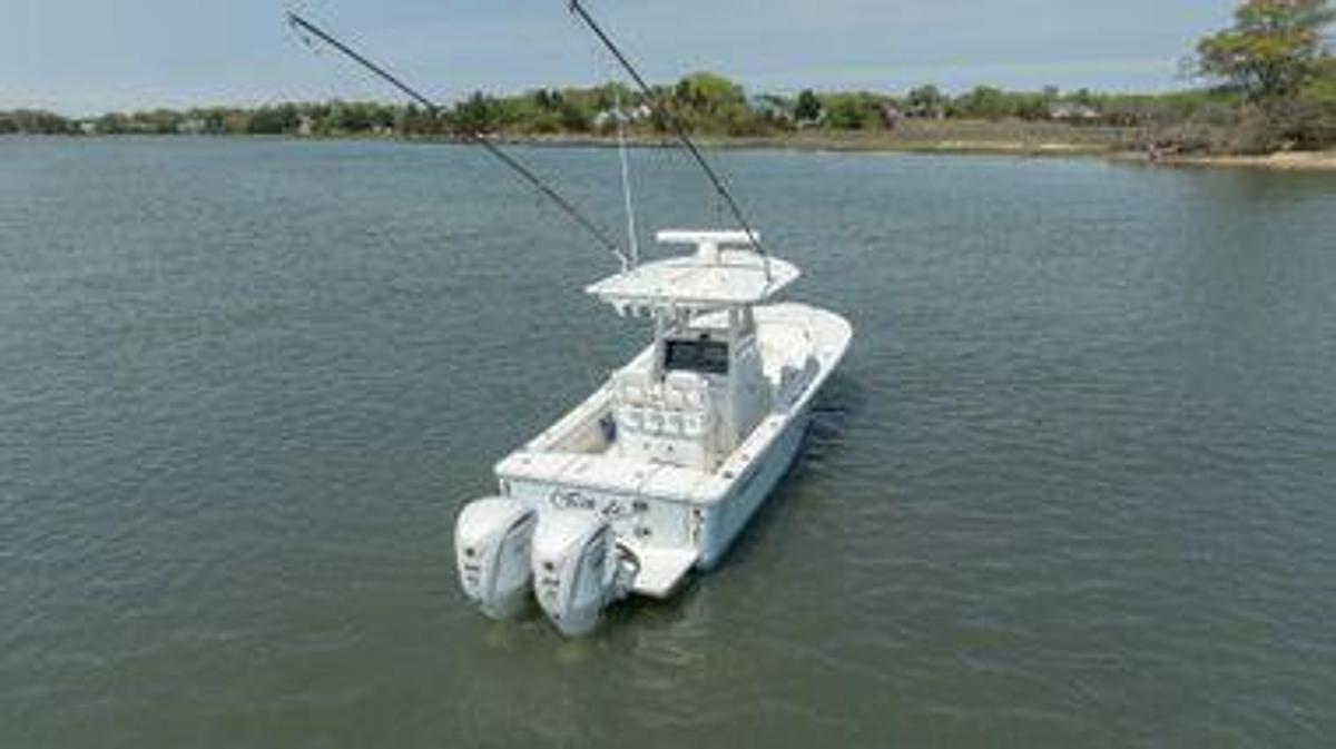 Used 2021 Regulator 28 Forward Seating | 28ft